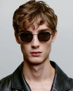 A.Kjaerbede Aurinkolasit|Aurinkolasit><noscript><img width=