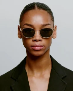 A.Kjaerbede Aurinkolasit|Aurinkolasit><noscript><img width=