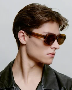 A.Kjaerbede Aurinkolasit|Aurinkolasit><noscript><img width=