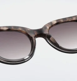 A.Kjaerbede Aurinkolasit|Aurinkolasit><noscript><img width=