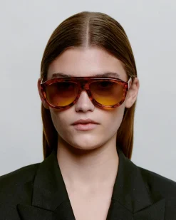 A.Kjaerbede Aurinkolasit|Aurinkolasit><noscript><img width=