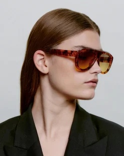 A.Kjaerbede Aurinkolasit|Aurinkolasit><noscript><img width=