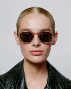 A.Kjaerbede Aurinkolasit|Aurinkolasit><noscript><img width=