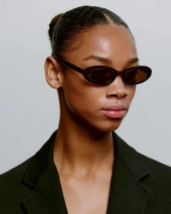 A.Kjaerbede Aurinkolasit|Aurinkolasit><noscript><img width=