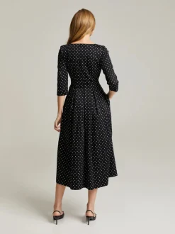 Andiata Mekot|Kaikki Mekot Ja Hameet><noscript><img width=