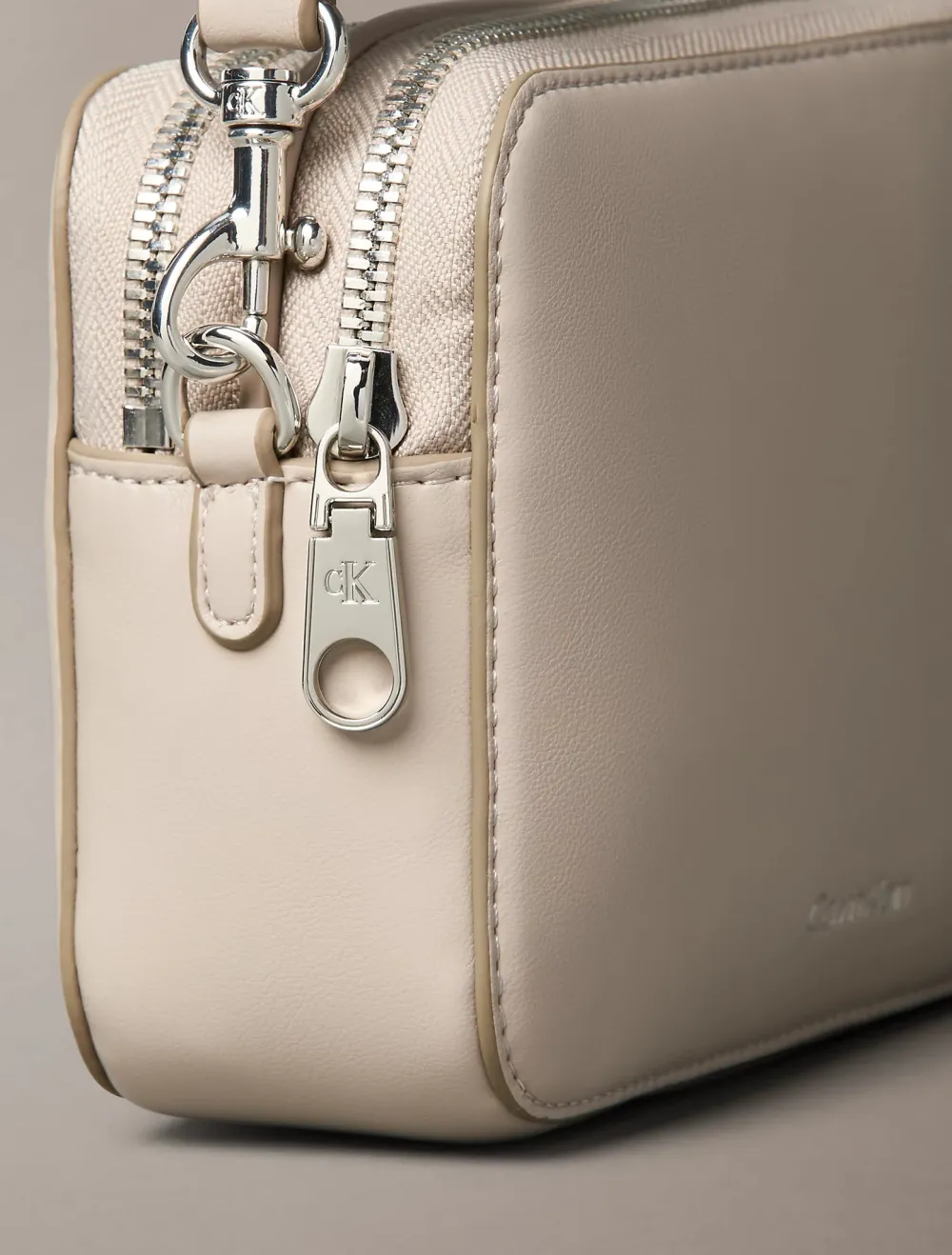 Calvin Klein Accessories Laukut|Kaikki Asusteet>naisten laukku Webbing Double Strap Camera Bag,