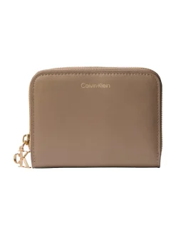 Calvin Klein Accessories Kaikki Asusteet|Lompakot>Calvin Klein naisten lompakko CK Medium Flap Zip Around, beige