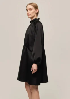 Gauhar Mekot|Kaikki Mekot Ja Hameet><noscript><img width=