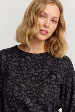 Makia Kaikki Paidat|Puserot><noscript><img width=