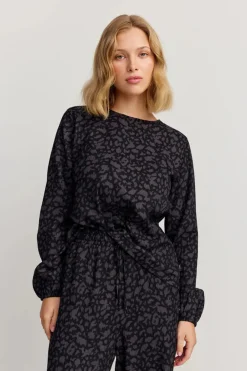 Makia Kaikki Paidat|Puserot><noscript><img width=