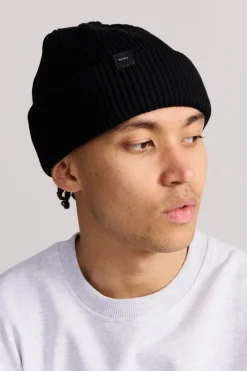 Makia Pipot><noscript><img width=