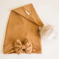 Tiiku Asusteet·Pipot|Asusteet·Kaikki Päähineet>tonttulakki, TONTTULAKKI RUSETILLA