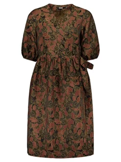 Uhana Mekot|Kaikki Mekot Ja Hameet><noscript><img width=